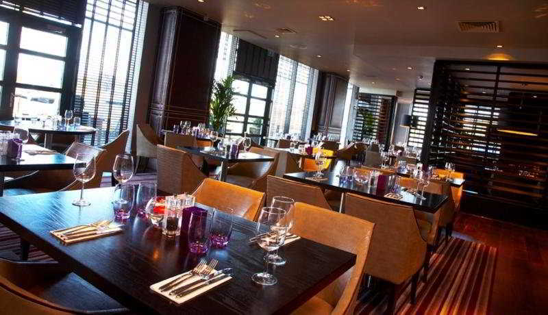 Village Hotel Leeds North Exterior foto